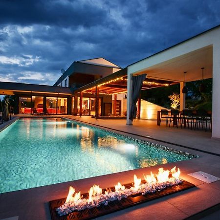 Casa Famiglia Villa Barban Exterior photo