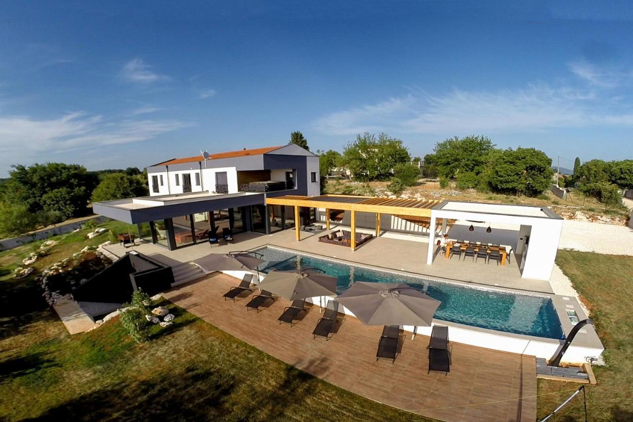 Casa Famiglia Villa Barban Exterior photo