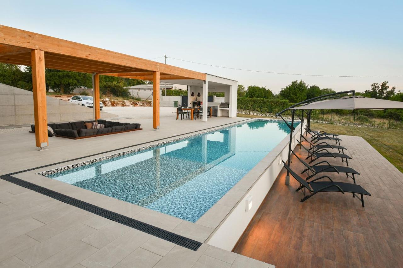 Casa Famiglia Villa Barban Exterior photo